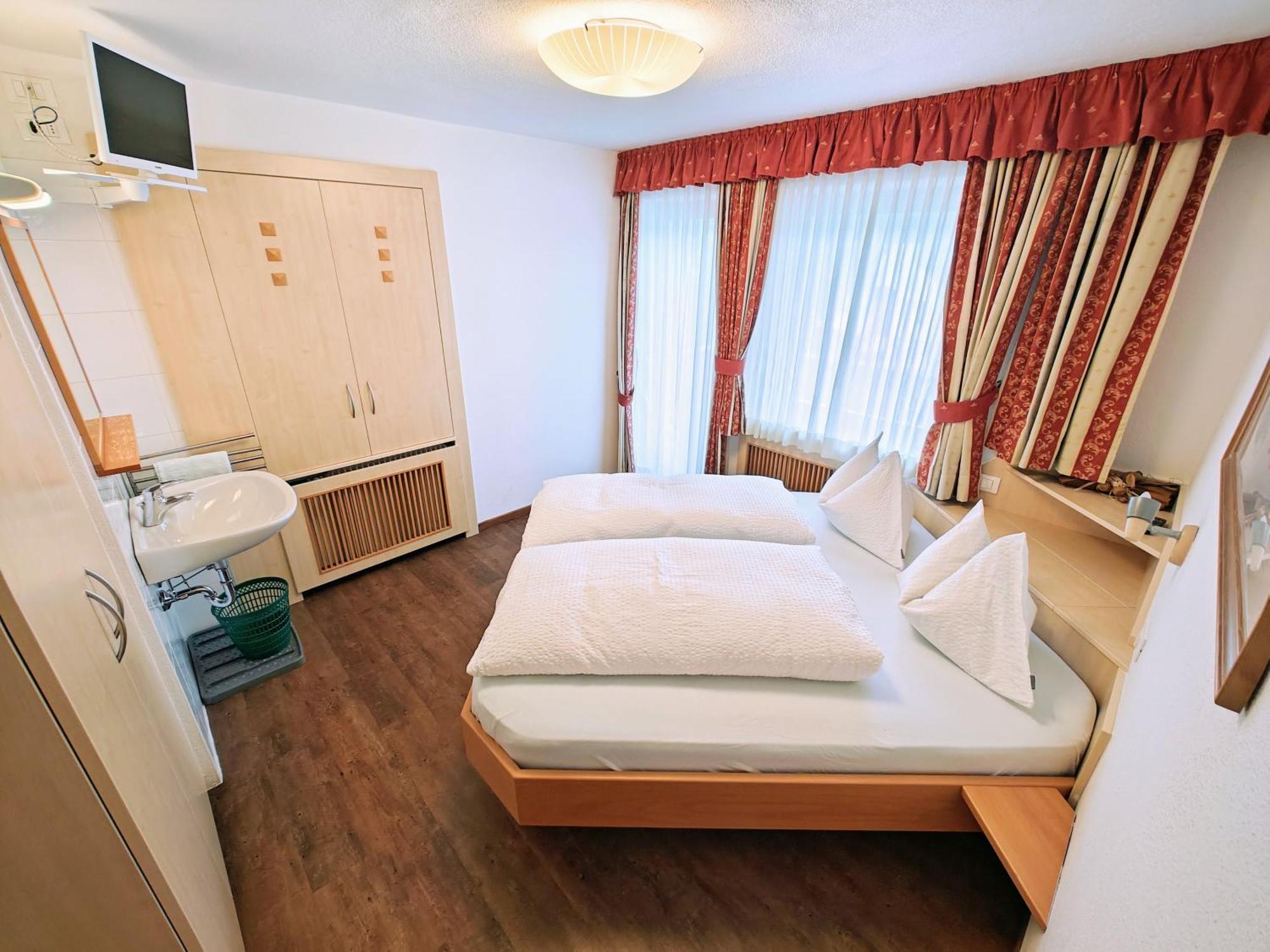 Apartments Brunella La Villa  Luaran gambar